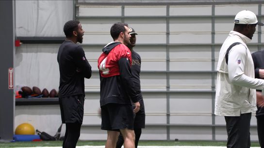 The latest on Derek Carr's status and why Alvin Kamara felt like a frustrated Saints fan taken at Saints headquarters (Analysis)